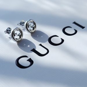 [396번] 구찌 인터로킹 G 귀걸이