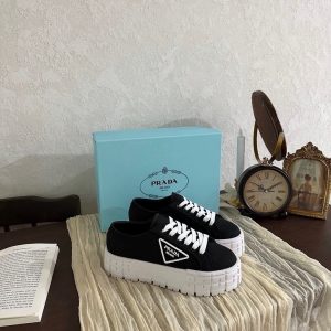 프라다 나일론 개버딘 스니커즈 신발 블랙