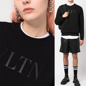발렌티노 블랙로고 맨투맨