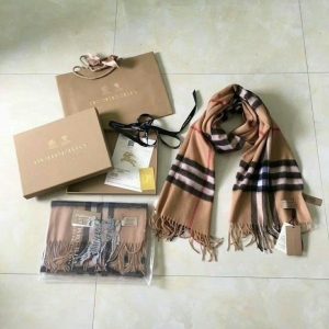 버버리 캐시미어 전통 머플러 (베이지)